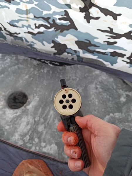 Зимняя рыбалка в метель